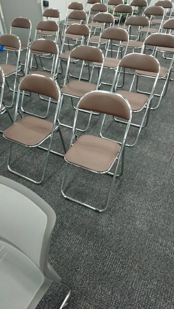 パイプ椅子レンタル