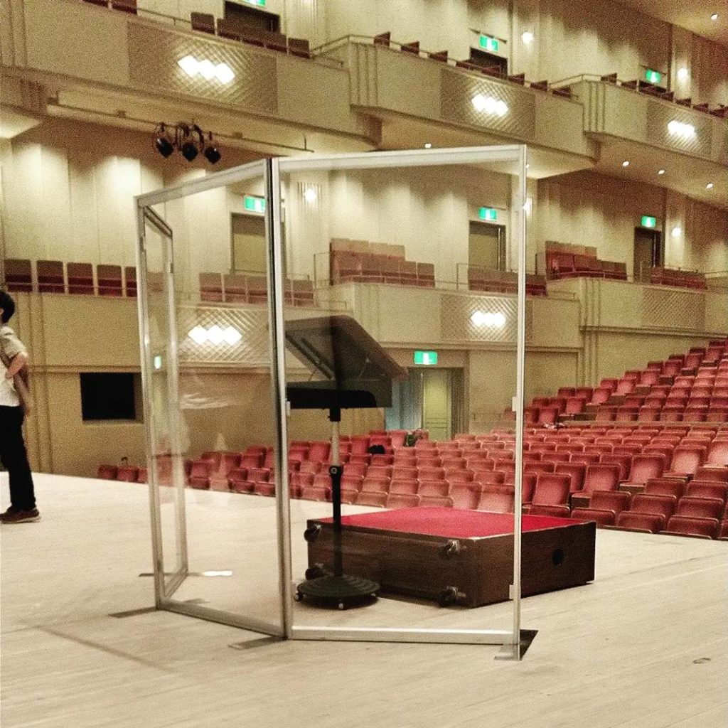 アクリルパーテーション